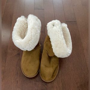 Kookaburra By UGG Short Boots Ladies Size 10